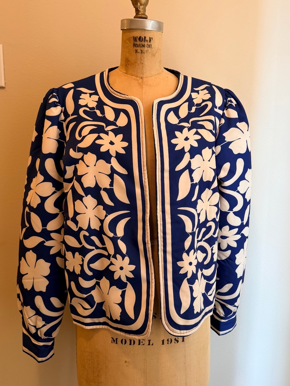Sunday Up Blue and White Floral Open-Front Jacket